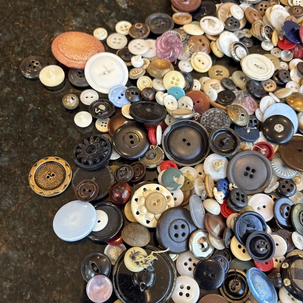 BIG Bag O' Buttons Vintage To Now Buttons For Collection Sewing Or Crafts 2 Lb+